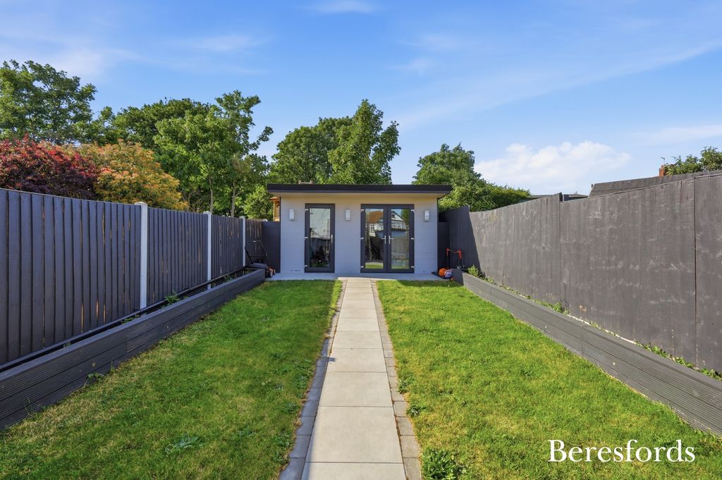 Additional image 17 of 3 bed maisonette for saleTudor Drive, Gidea Park RM2
