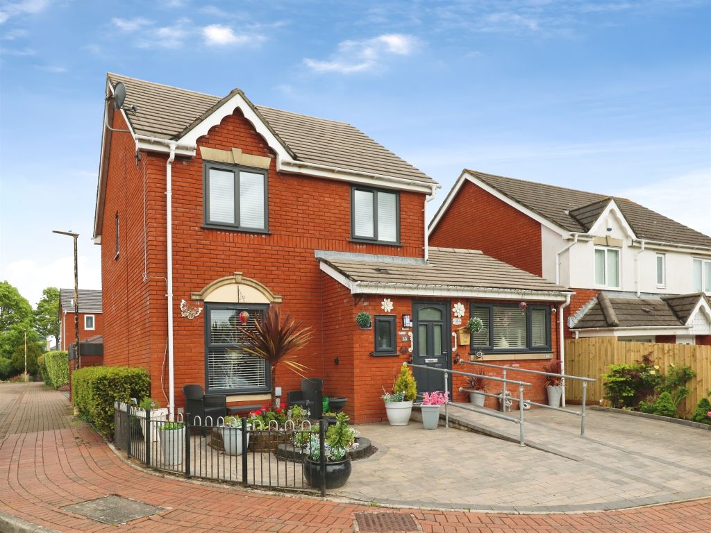 4 bed detached house for saleRhodfa Sweldon, Barry CF62