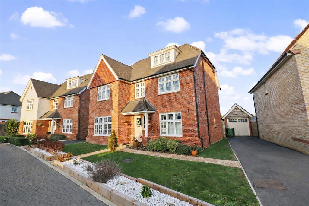 5 bed detached house for saleHome Field Drive, Braintree CM7