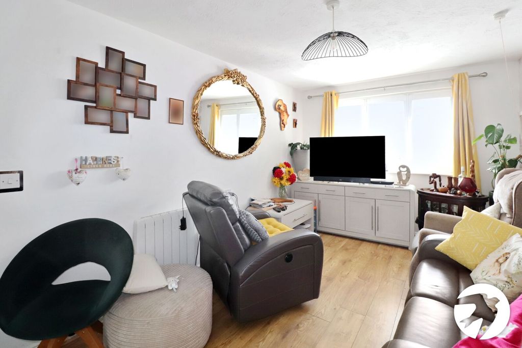 Additional image 11 of 2 bed flat for saleErith Road, Belvedere DA17