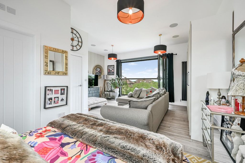 Additional image 19 of 4 bed property for saleSandersfield Road, Banstead SM7