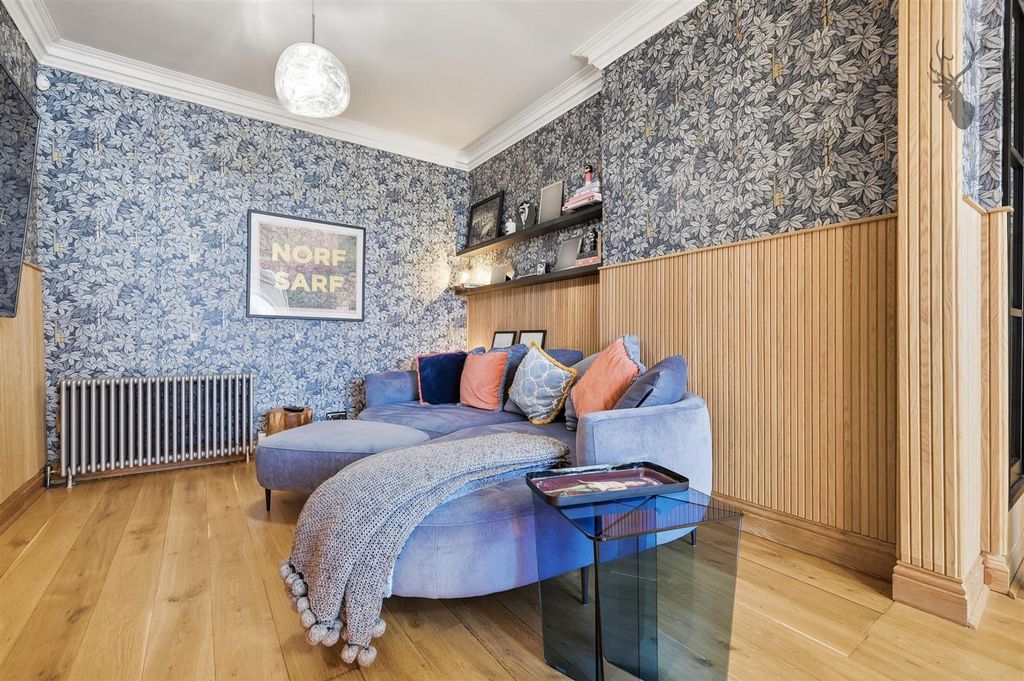 Additional image 6 of 5 bed detached house for saleWestbury Lane, Buckhurst Hill IG9