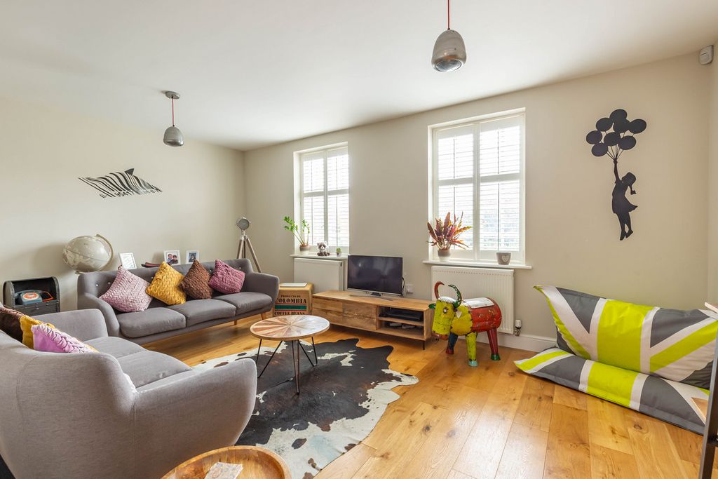 Additional image 3 of 4 bed terraced house for saleOrchard Square, Caversfield OX27