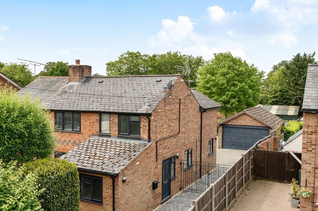 3 bed semi-detached house for saleWindlesham, Surrey GU20