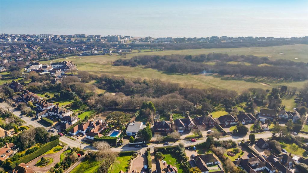 Additional image 43 of 4 bed detached house for saleClavering Walk, Cooden, Bexhill-On-Sea TN39