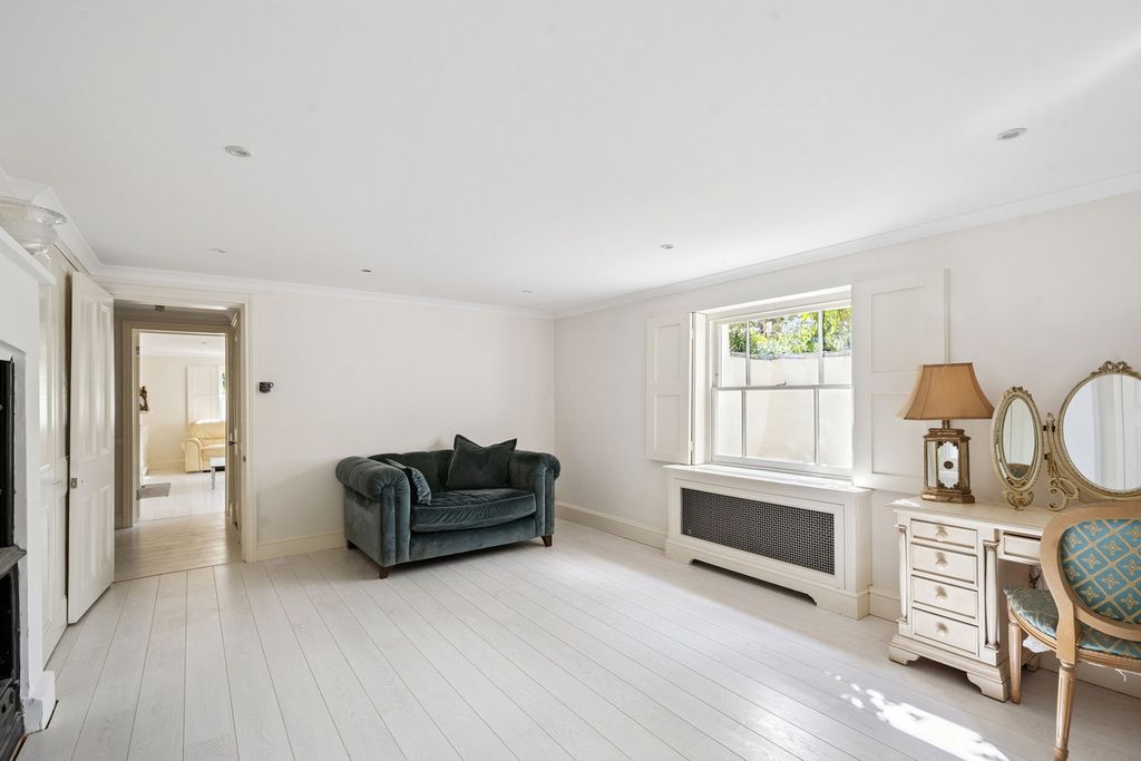 Additional image 18 of 6 bed detached house for saleChurchfields, Broxbourne EN10