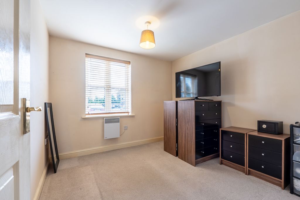 Additional image 9 of 2 bed flat for saleHeyford House, 65 Trefoil Way, Carterton, Oxfordshire OX18