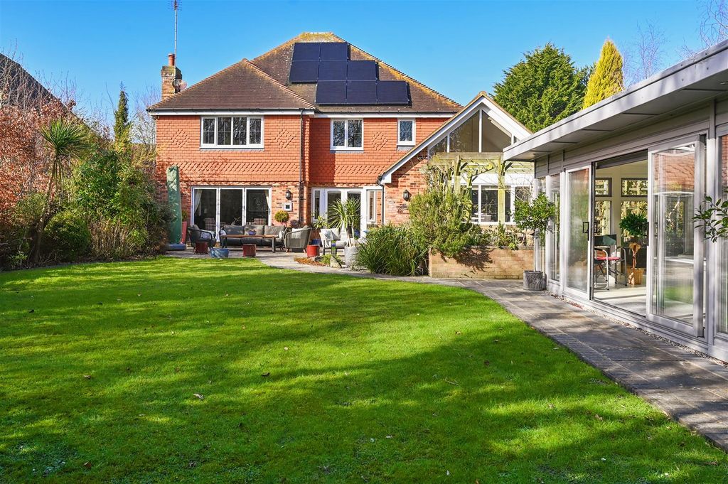 Additional image 33 of 4 bed detached house for saleClavering Walk, Cooden, Bexhill-On-Sea TN39