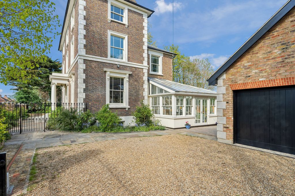 Additional image 28 of 6 bed detached house for saleChurchfields, Broxbourne EN10