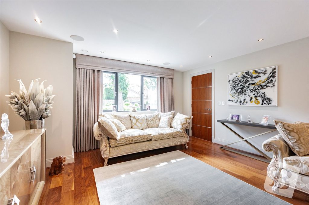 Additional image 38 of 5 bed detached house for saleNelmes Road, Emerson Park RM11
