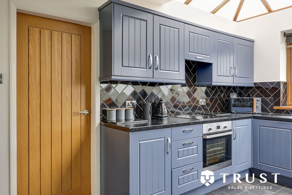 Additional image 9 of 3 bed detached house for saleMill Lane, Batley WF17