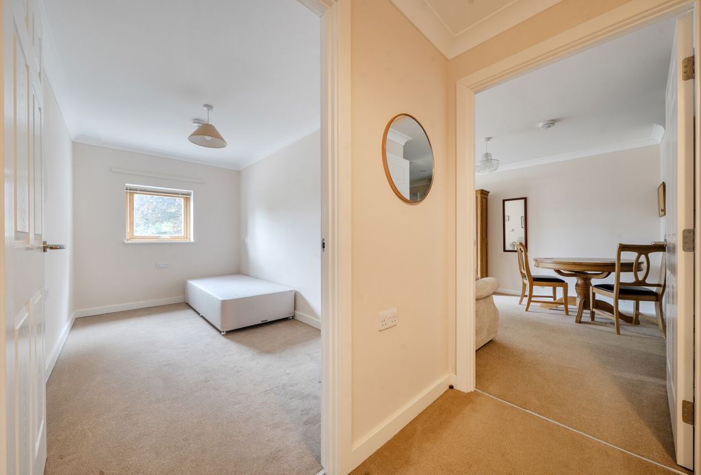 Additional image 5 of 2 bed flat for saleFernleigh, Buttercross Lane, Witney, Oxfordshire OX28