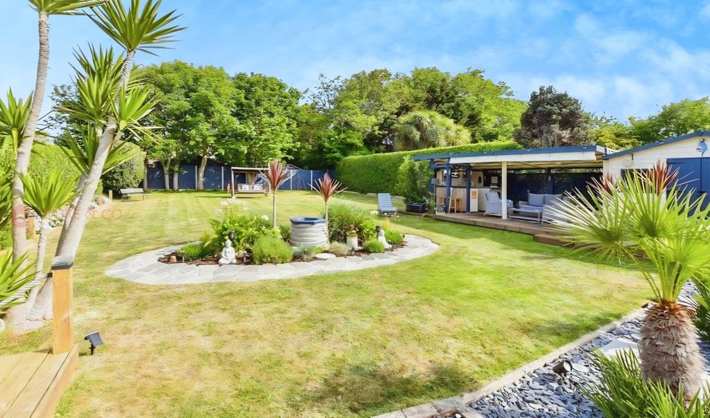 Additional image 6 of 4 bed detached bungalow for saleKingsgate Avenue, Broadstairs, Kent CT10