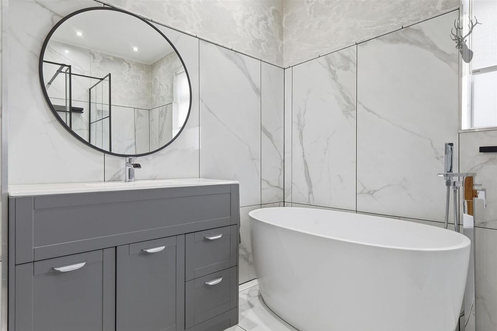 Additional image 22 of 5 bed detached house for saleWestbury Lane, Buckhurst Hill IG9