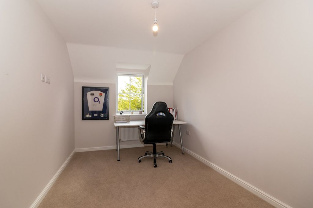 Additional image 7 of 2 bed flat for saleThe Old Police House, Station Road, Alresford SO24