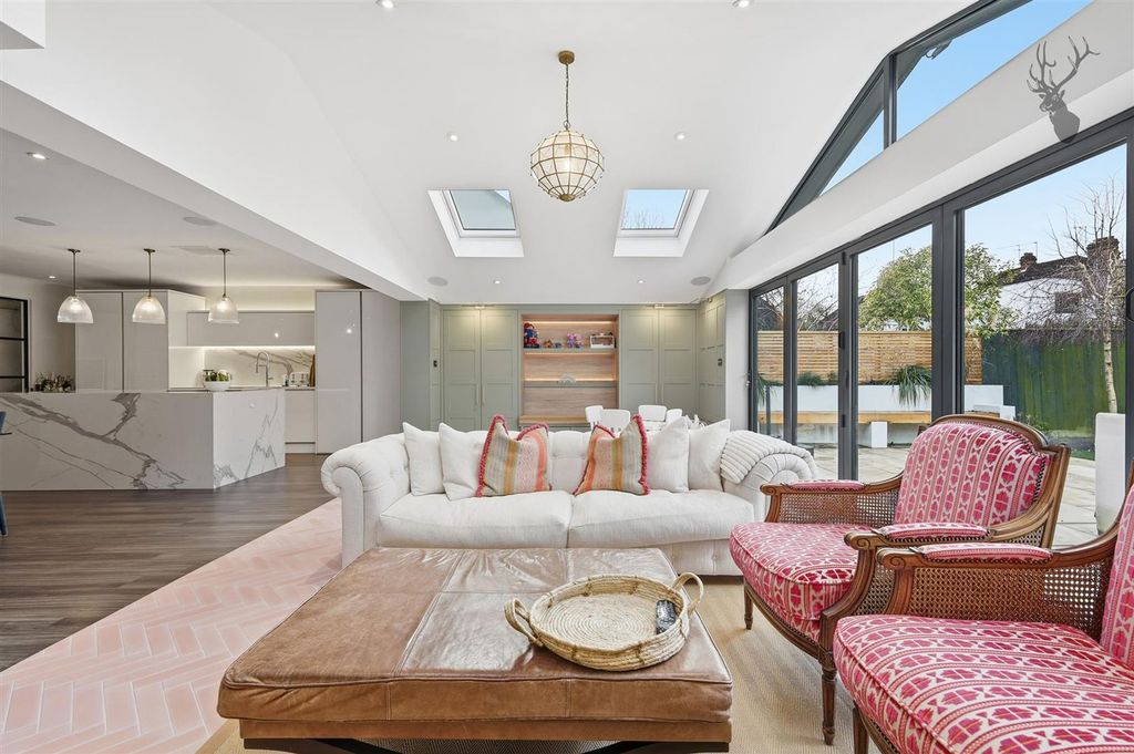 Additional image 17 of 4 bed detached house for saleRussell Road, Buckhurst Hill IG9