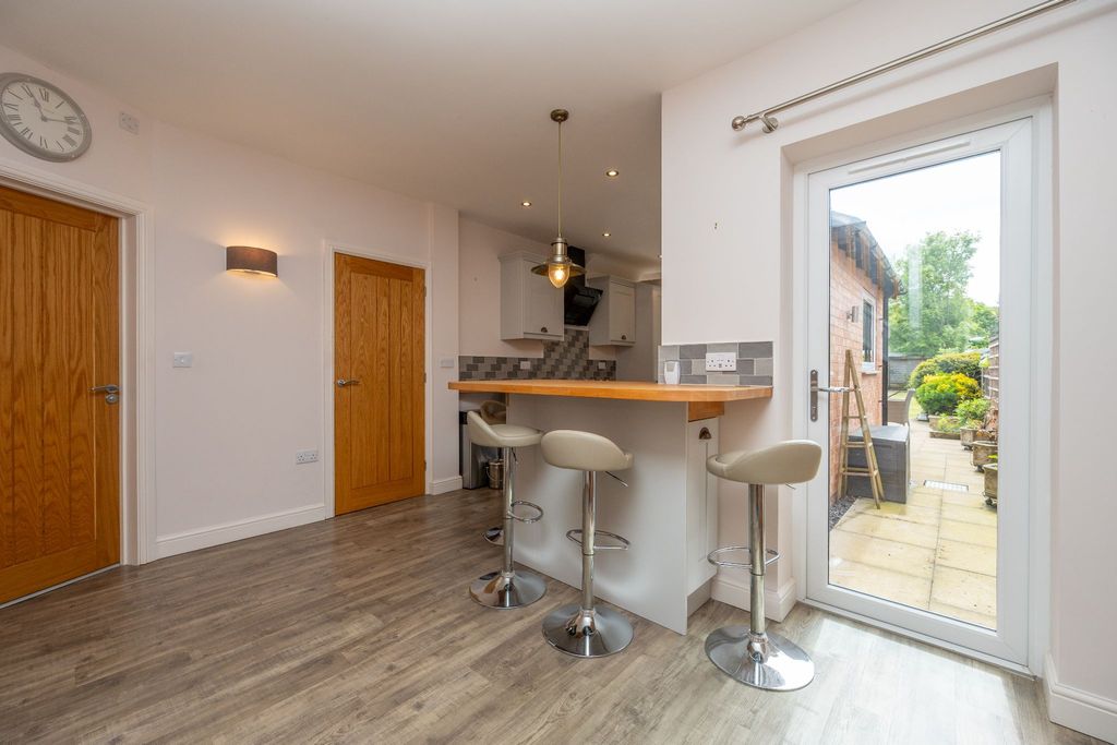 Additional image 9 of 3 bed semi-detached house for saleMoorfield Road, Alcester B49