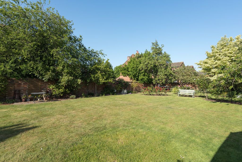 Additional image 3 of 7 bed detached house for saleKimbolton Road, Bedford MK40