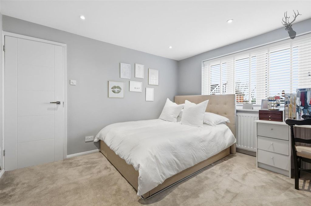 Additional image 29 of 4 bed detached house for saleRussell Road, Buckhurst Hill IG9