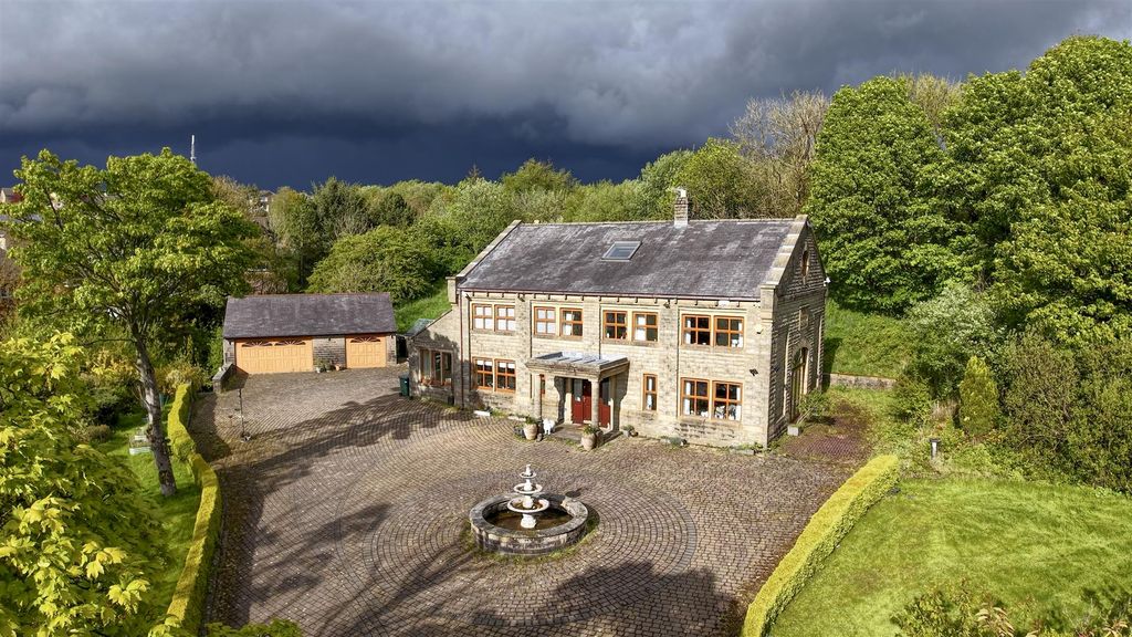 5 bed detached house for saleRochdale Road, Bacup, Rossendale OL13