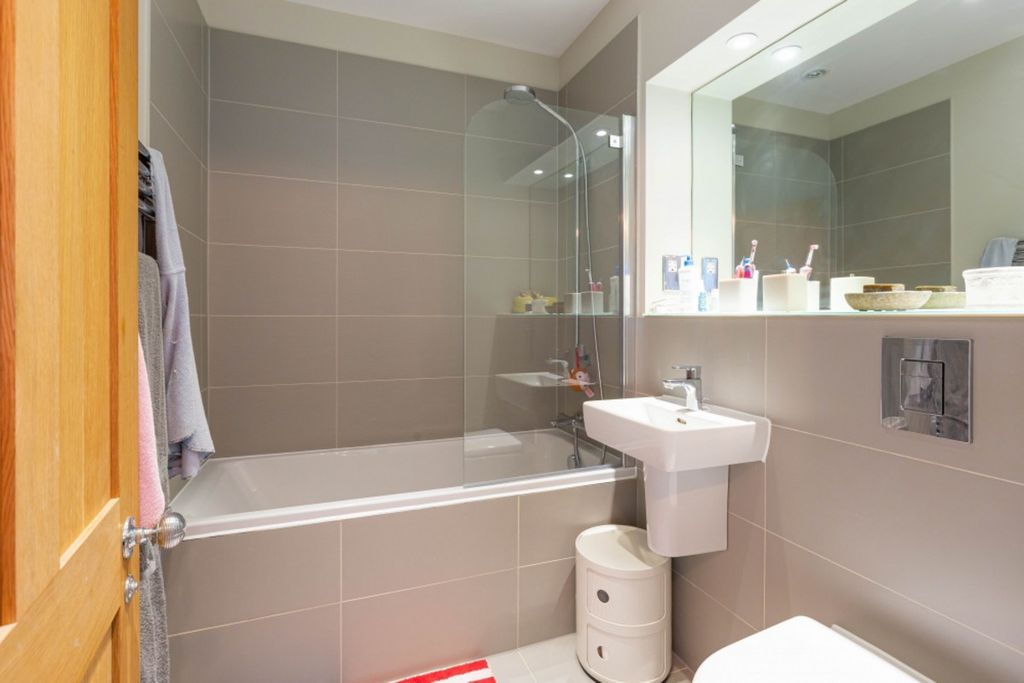 Additional image 8 of 4 bed terraced house for saleOrchard Square, Caversfield OX27