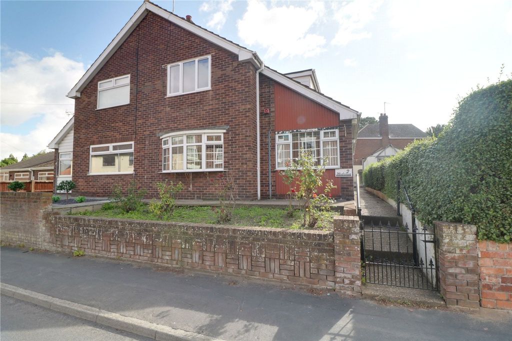 4 bed semi-detached house for salePasture Road, Barton-Upon-Humber DN18