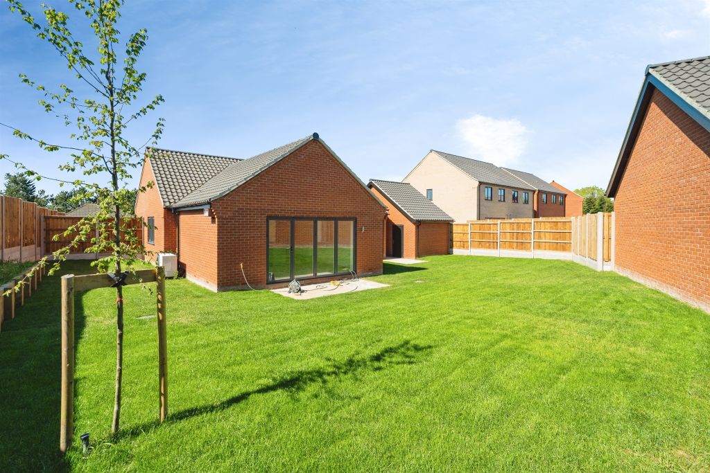 Additional image 2 of 3 bed detached bungalow for saleJubilee Way, Holton, Halesworth IP19