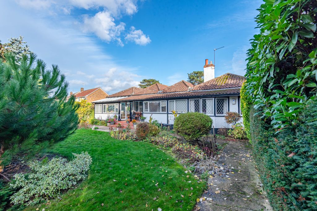 Additional image 9 of 4 bed detached bungalow for saleRiverside Avenue, Broxbourne EN10