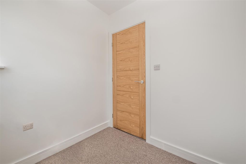 Additional image 21 of 3 bed semi-detached house for saleKenilworth Road, Wortley, Leeds LS12