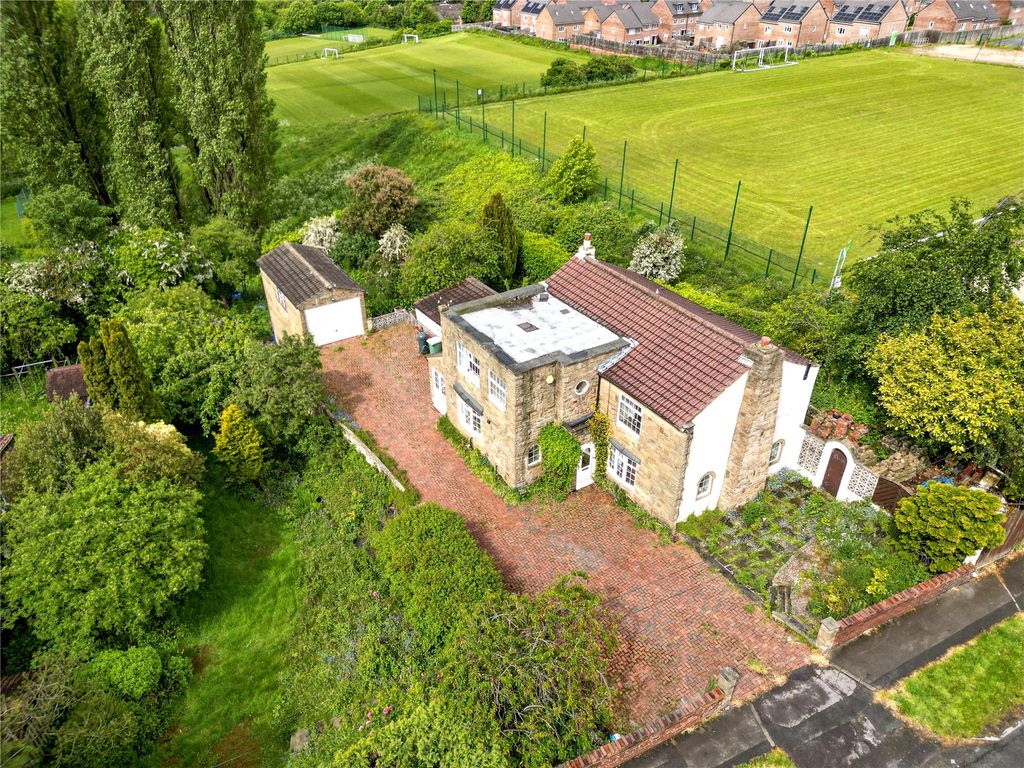 4 bed detached house for saleLilac Cottage, Blue Hill Lane, Leeds, West Yorkshire LS12