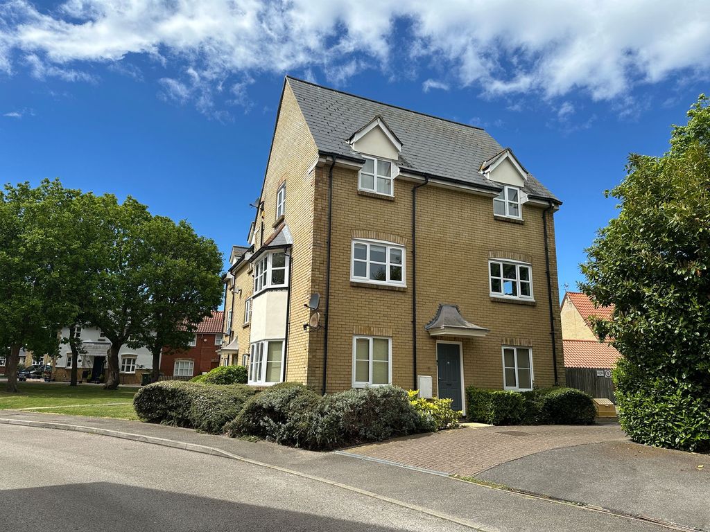 Additional image 12 of 2 bed flat for saleBramble Tye, Noak Bridge SS15