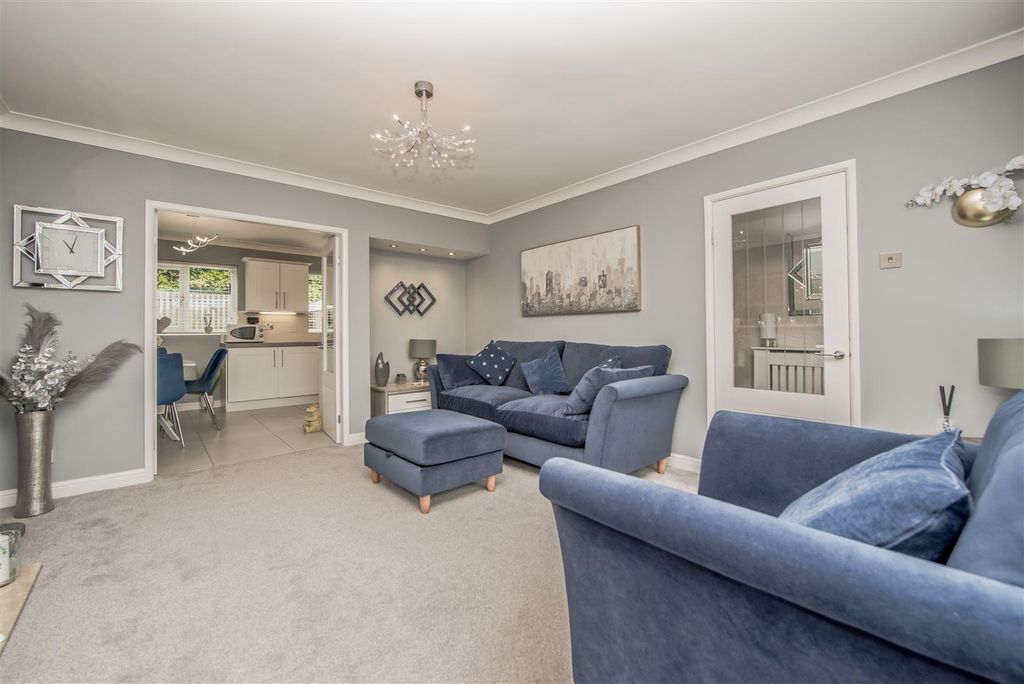 Additional image 6 of 3 bed semi-detached house for saleWheelwright Close, Leeds LS12