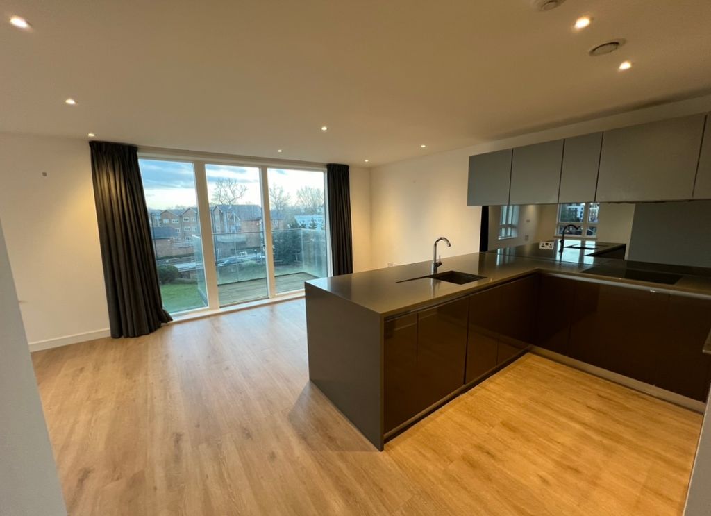 2 bed flat for saleAllen House, Heritage Walk, Brentford TW8
