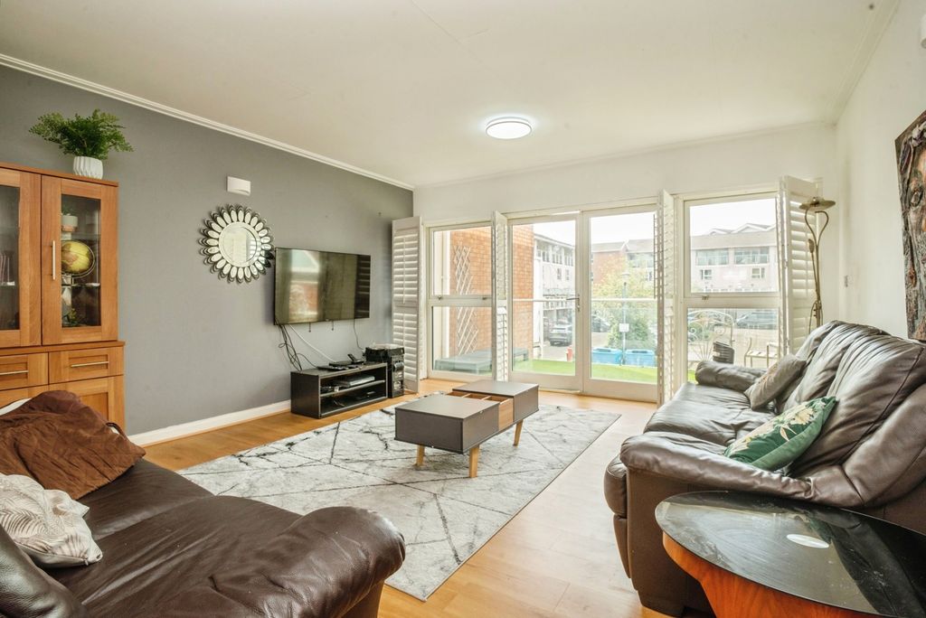 Additional image 4 of 3 bed town house for saleTaliesin Court, Chandlery Way, Cardiff CF10