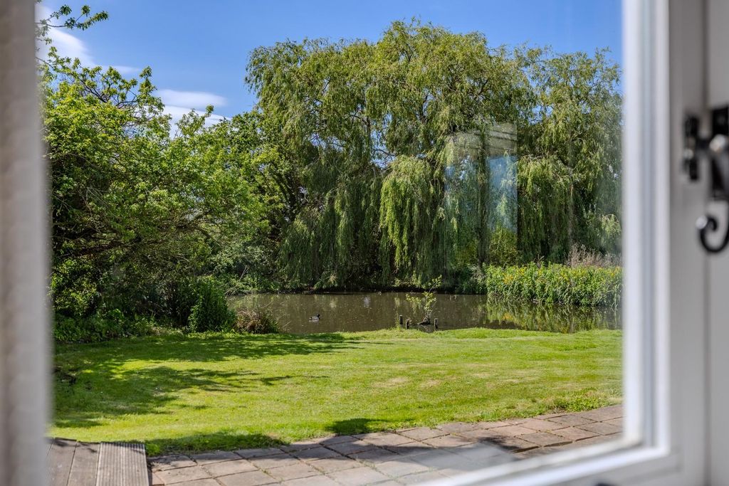 Additional image 39 of 4 bed detached house for saleGreat Burches Road, Benfleet SS7