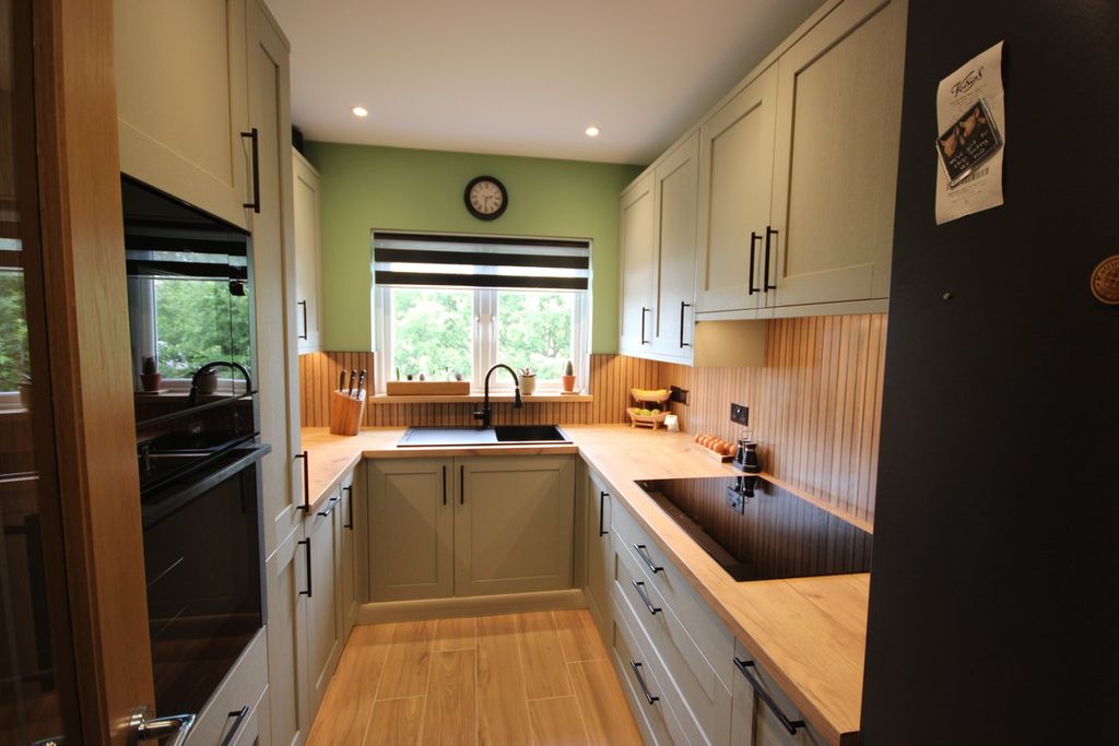 Additional image 11 of 2 bed flat for saleElizabeth Close, St Brelade JE3