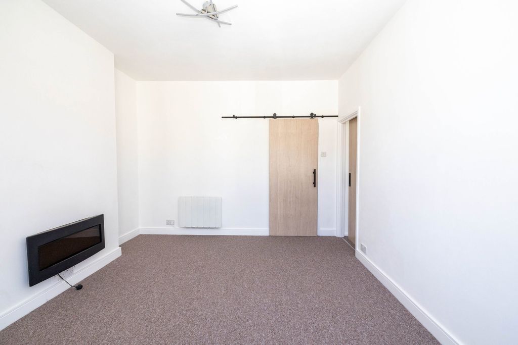 Additional image 4 of 1 bed flat for salePiercefield Place, Adamsdown, Cardiff CF24
