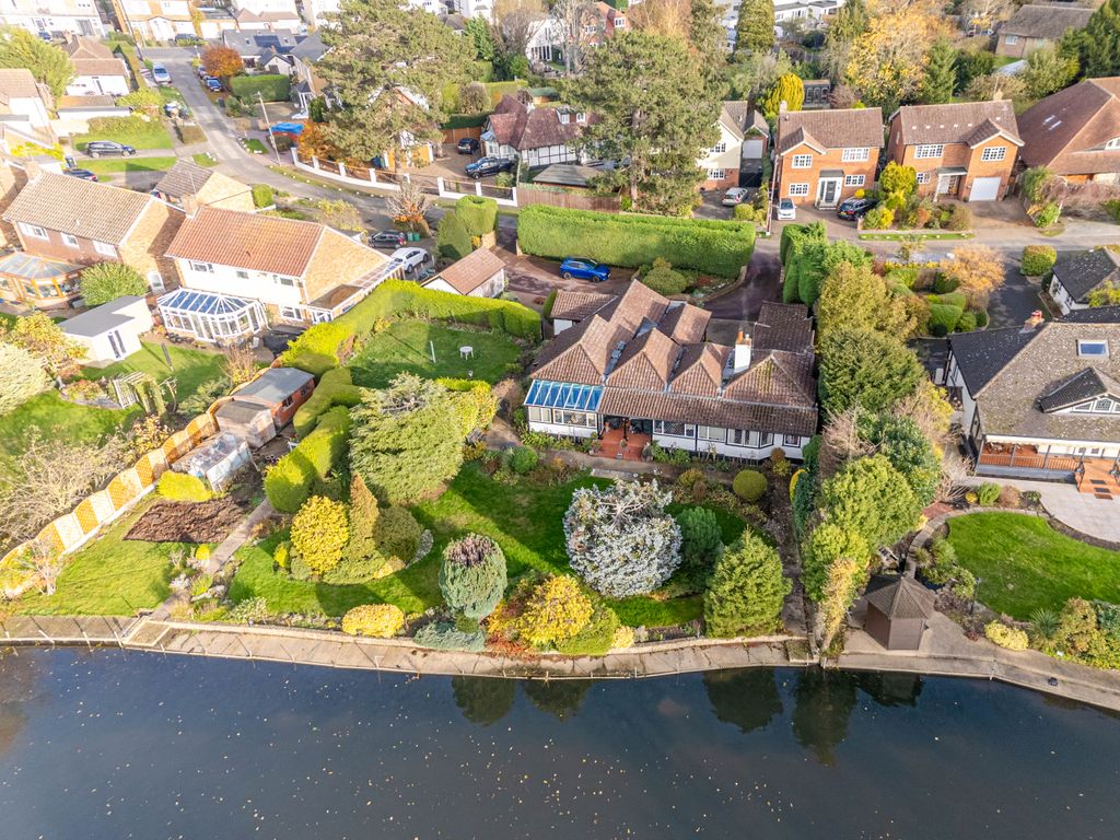 Additional image 2 of 4 bed detached bungalow for saleRiverside Avenue, Broxbourne EN10
