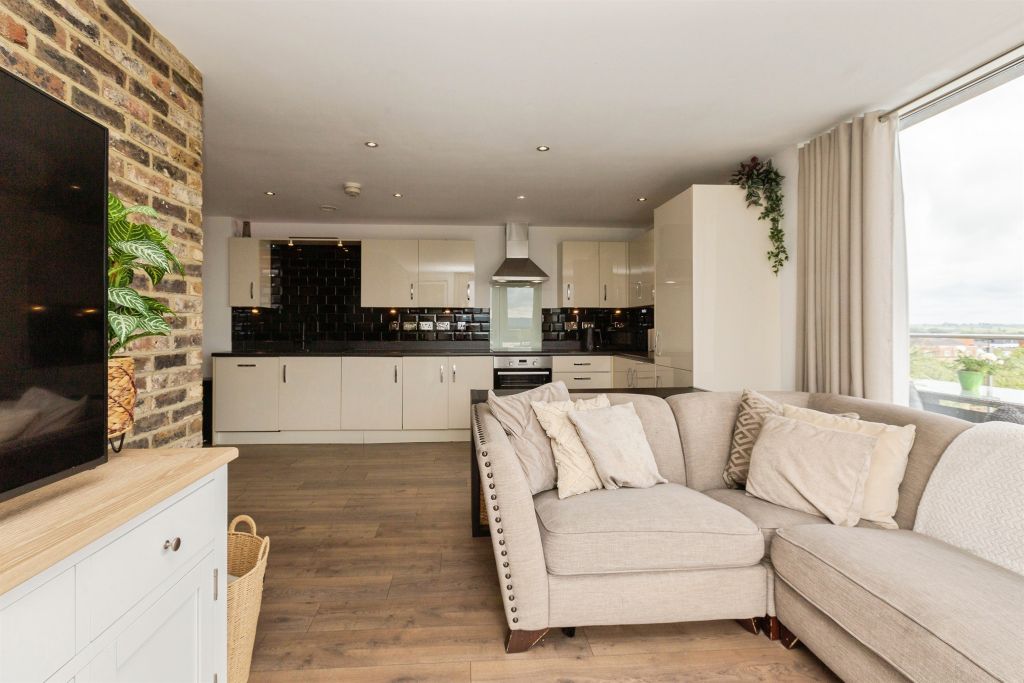 Additional image 8 of 2 bed penthouse for saleGreat Western Street, Aylesbury HP20