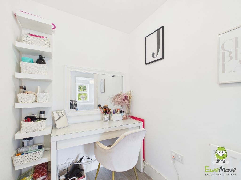 Additional image 5 of 2 bed flat for saleSenate Court, 7 Aurum Green Avenue Chineham, Chineham, Basingstoke, Hampshire RG24