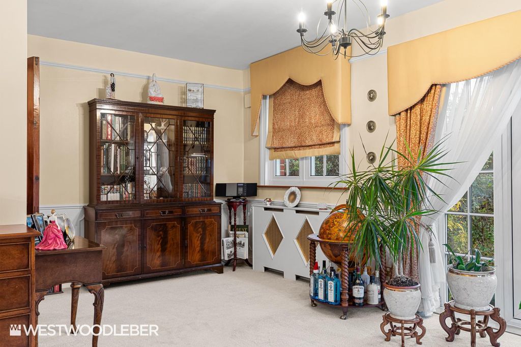 Additional image 13 of 4 bed detached house for saleStation Road, Broxbourne EN10