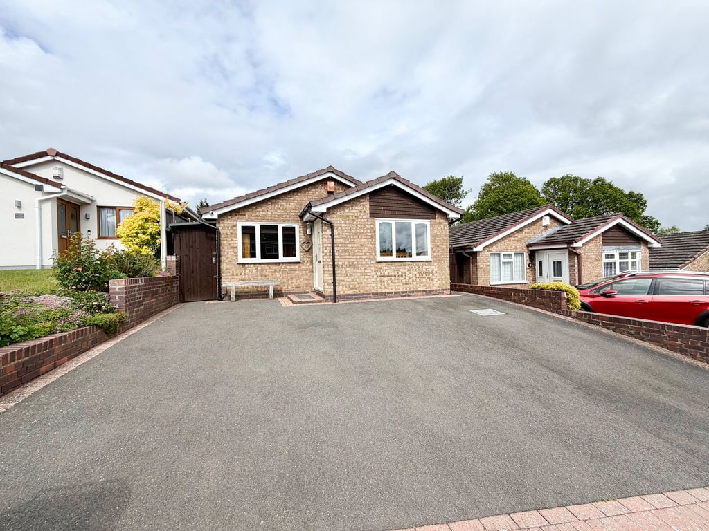 4 bed bungalow for saleNuthatch Drive, Brierley Hill DY5