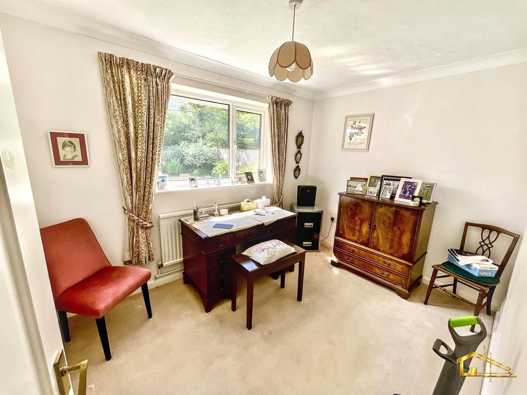 Additional image 4 of 3 bed detached bungalow for saleCooden Sea Road, Cooden, Bexhill-On-Sea TN39