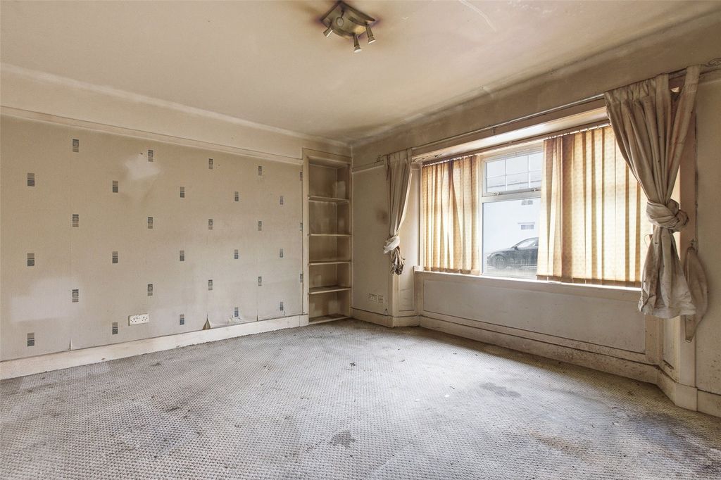 Additional image 2 of 2 bed flat for saleBuchanan Street, Balfron, Glasgow G63