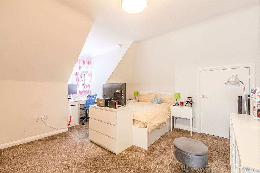 Additional image 30 of 5 bed detached house for salePinewood Avenue, New Haw, Addlestone, Surrey KT15