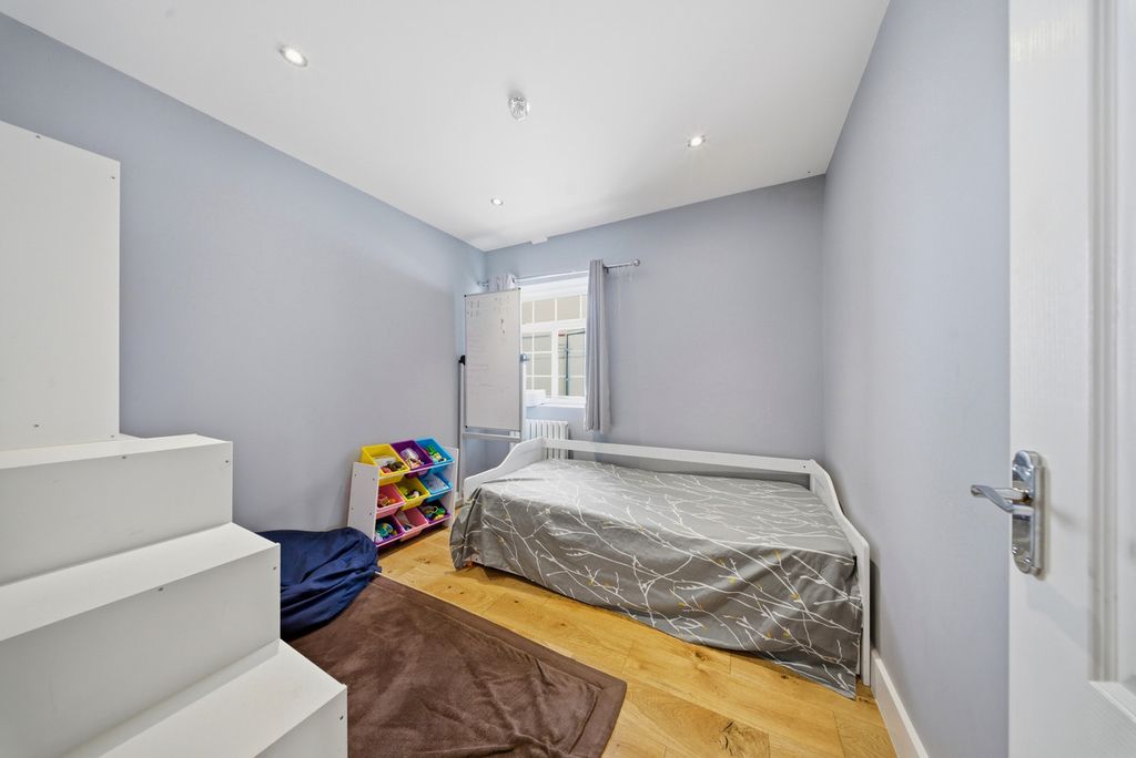 Additional image 13 of 5 bed semi-detached bungalow for saleHadley Road, Belvedere DA17