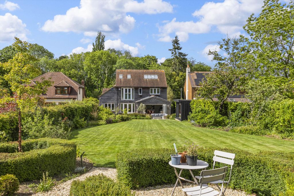 5 bed detached house for saleNewnham Lane, Old Basing, Basingstoke, Hampshire RG24