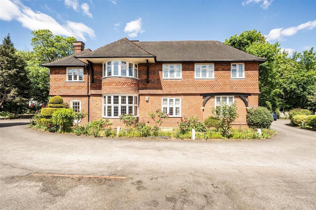 Additional image 25 of 3 bed flat for saleWinkworth Place, Banstead SM7