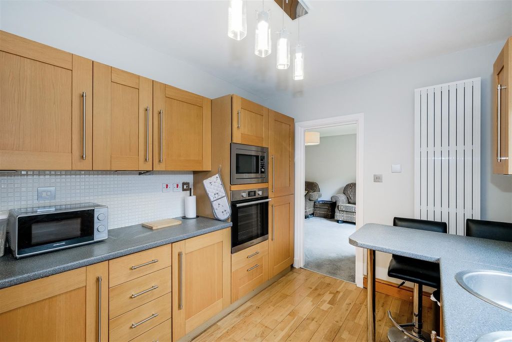 Additional image 14 of 2 bed flat for saleEpping New Road, Buckhurst Hill IG9