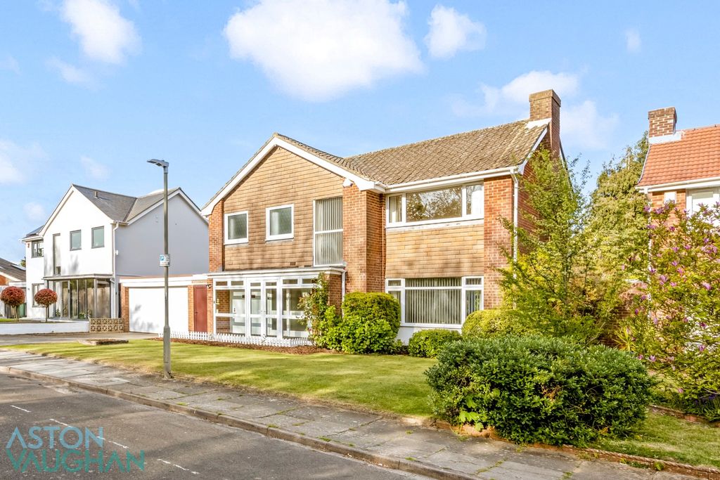4 bed detached house for saleHazeldene Meads, Brighton BN1